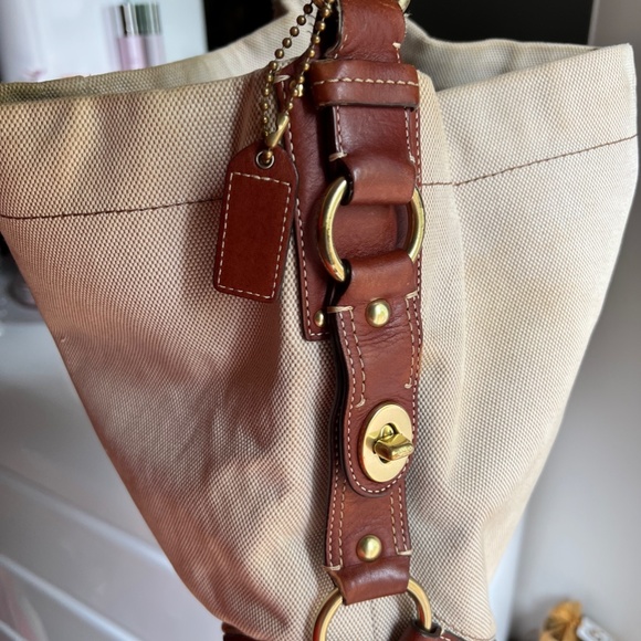 Coach Legacy Signature White Canvas Bag - Picture 6 of 8